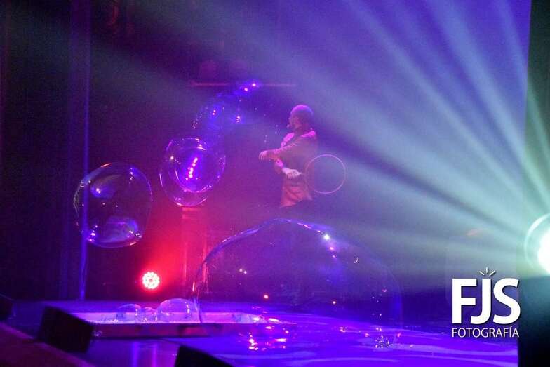 Momento del espectáculo de este mediodía/Francisco Javier Santana.